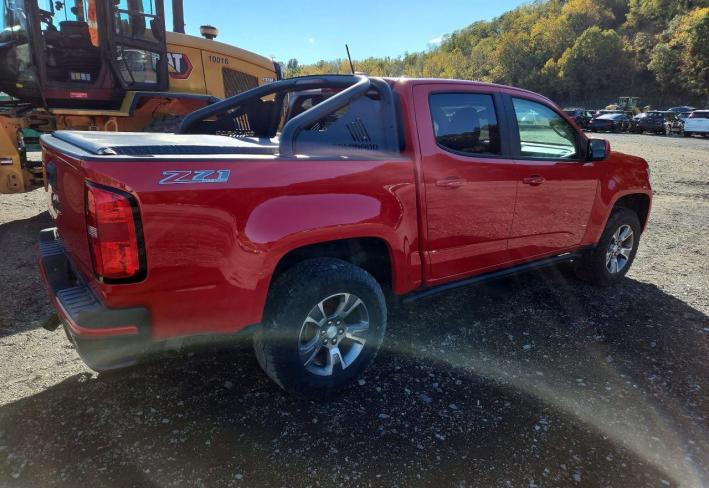 Salvage 2019 Chevrolet Colorado Z71 in Красный