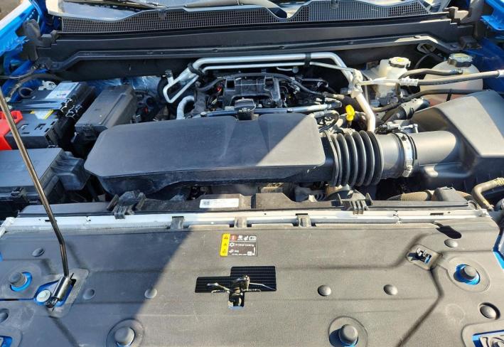 Salvage 2024 Chevrolet Colorado  in Blue