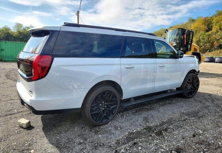 Salvage 2026 Ford Expedition Max Platinum in White