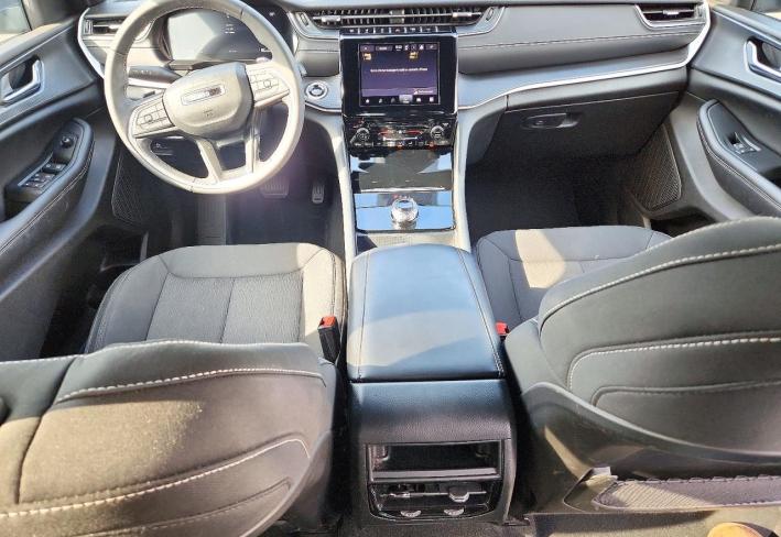 Salvage 2024 Jeep Grand Cherokee Laredo in Gray