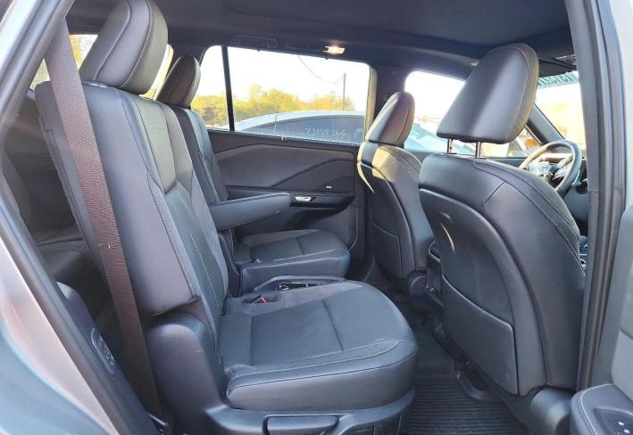 Salvage 2026 Lexus Tx 550h Luxury in Серебристый