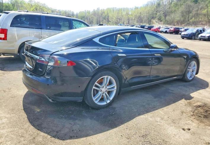Salvage 2015 Tesla Model S  in Black