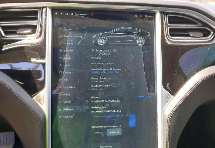 Salvage 2015 Tesla Model S  in Black