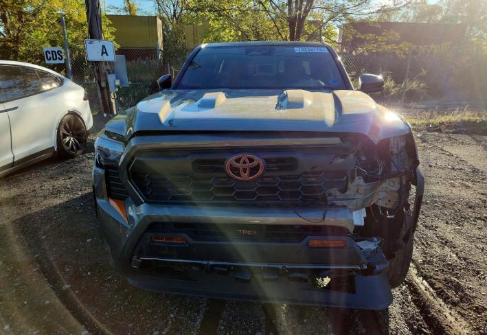 Salvage 2025 Toyota Tacoma Trd in Коричневый