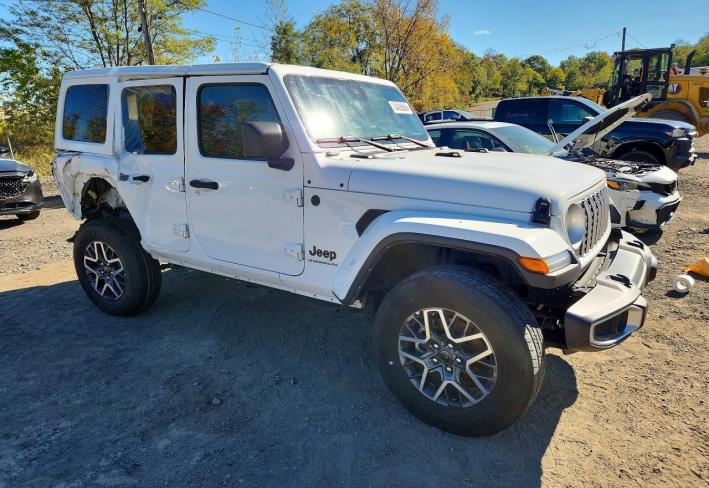 Salvage 2025 Jeep Wrangler Sahara in Белый
