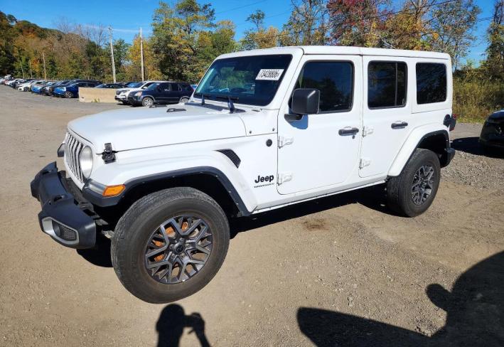 Salvage 2025 Jeep Wrangler Sahara in Белый