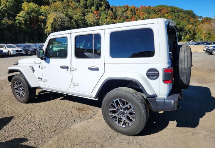 Salvage 2025 Jeep Wrangler Sahara in Белый