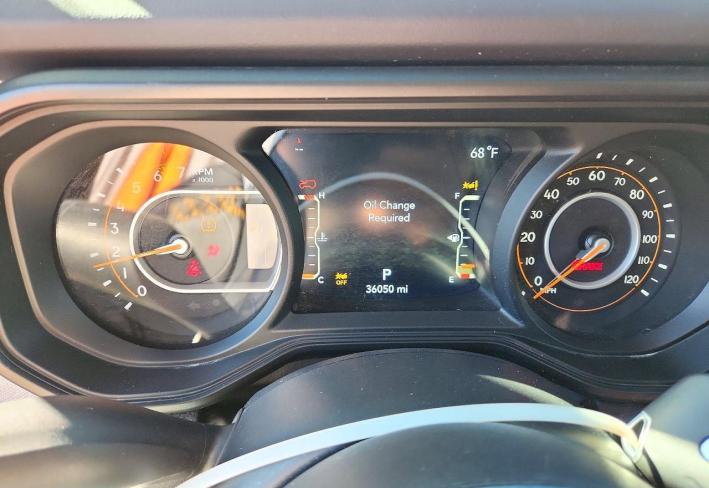 Salvage 2025 Jeep Wrangler Sahara in Белый