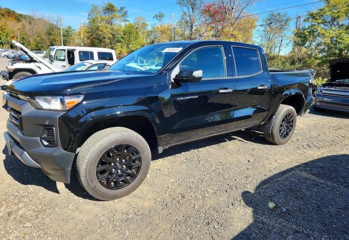 Salvage 2025 Chevrolet Colorado  in Черный