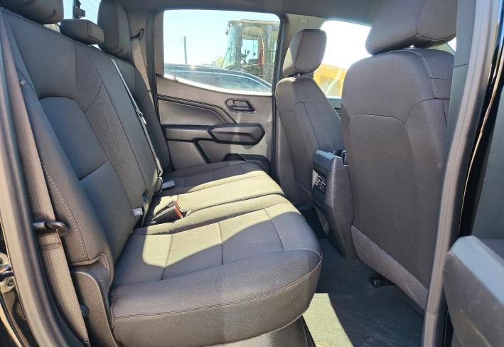 Salvage 2025 Chevrolet Colorado  in Черный