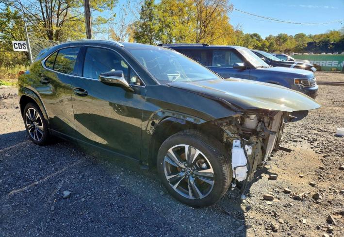 Salvage 2025 Lexus Ux 300h  in Зеленый