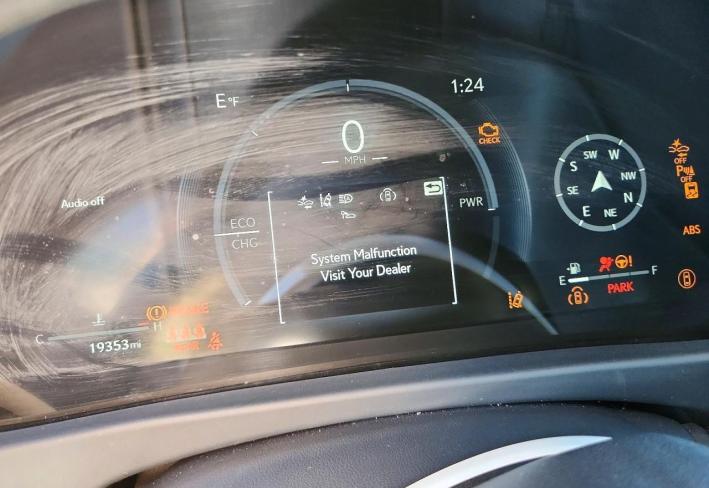 Salvage 2025 Lexus Ux 300h  in Зеленый