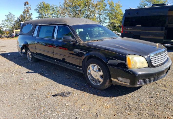 Salvage 2003 Cadillac Commercial Hearse in Черный