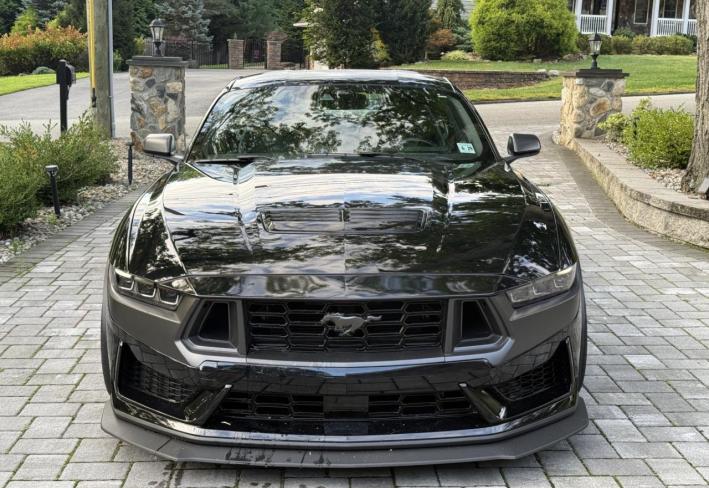 Salvage 2024 Ford Mustang Dark Horse in Черный