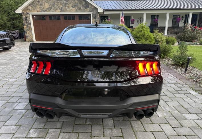 Salvage 2024 Ford Mustang Dark Horse in Черный