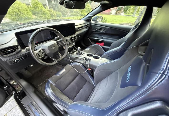 Salvage 2024 Ford Mustang Dark Horse in Черный