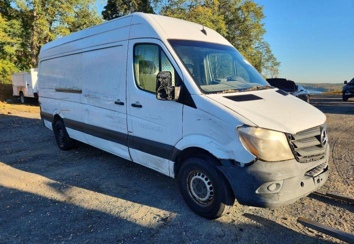 Salvage 2016 Mercedes Benz Sprinter  in White