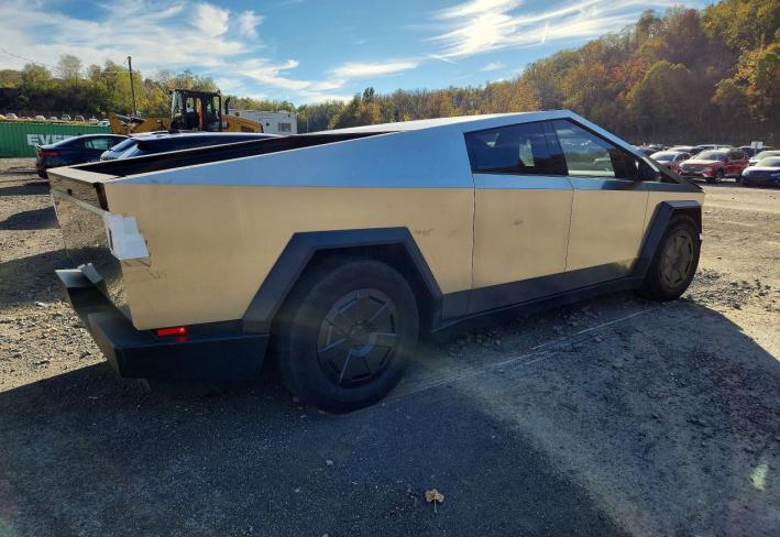 Salvage 2024 Tesla Cybertruck  in Silver
