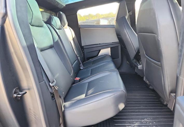 Salvage 2024 Tesla Cybertruck  in Silver