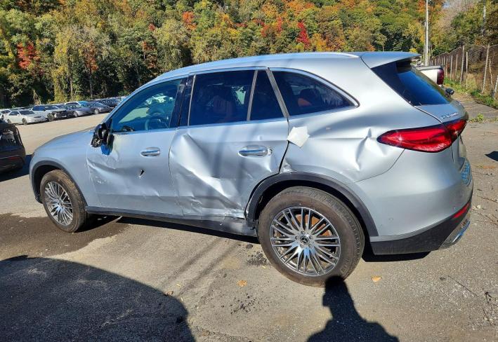 Salvage 2025 Mercedes Benz Glc 300 4matic in Gray
