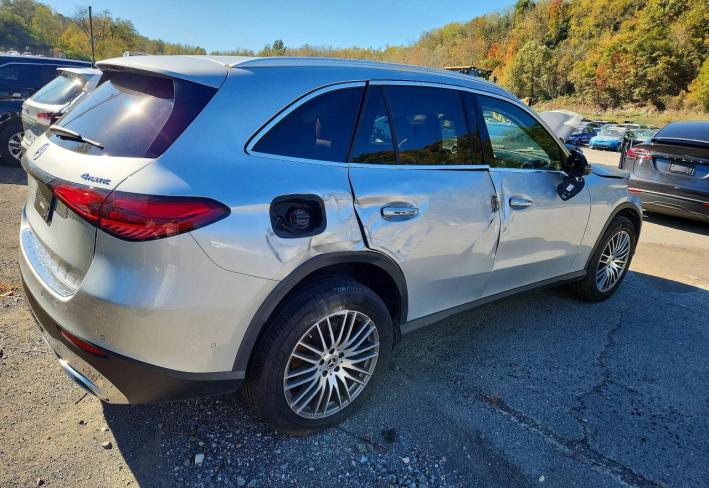 Salvage 2025 Mercedes Benz Glc 300 4matic in Gray