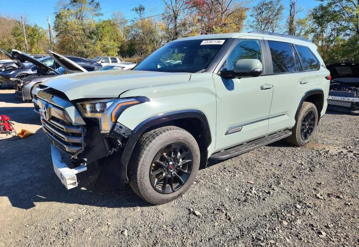 Salvage 2026 Toyota Sequoia Platinum in Green