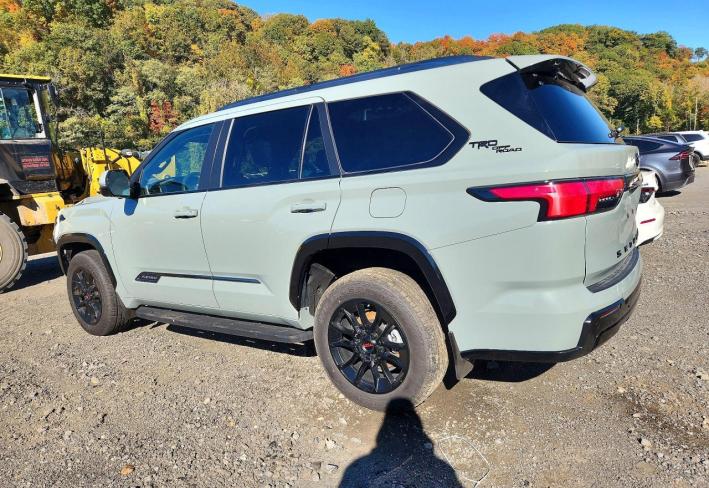 Salvage 2026 Toyota Sequoia Platinum in Green