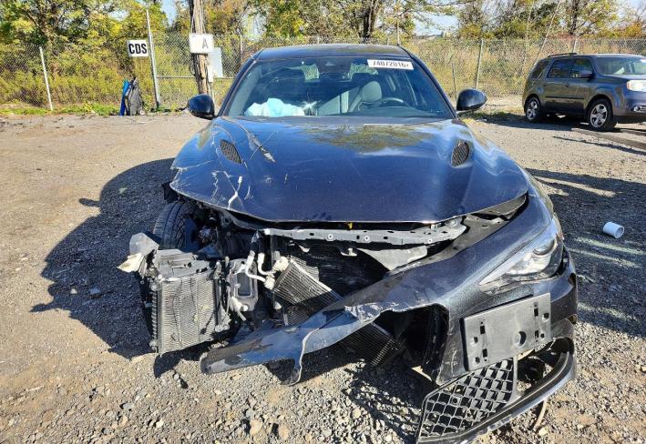 Salvage 2023 Alfa Romeo Giulia Quadrifoglio in Черный