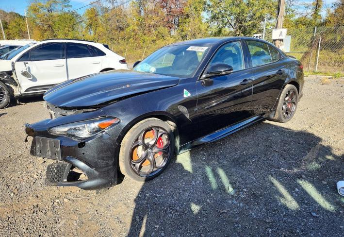 Salvage 2023 Alfa Romeo Giulia Quadrifoglio in Черный