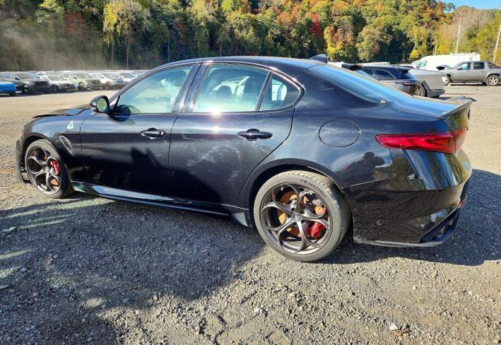 Salvage 2023 Alfa Romeo Giulia Quadrifoglio in Черный