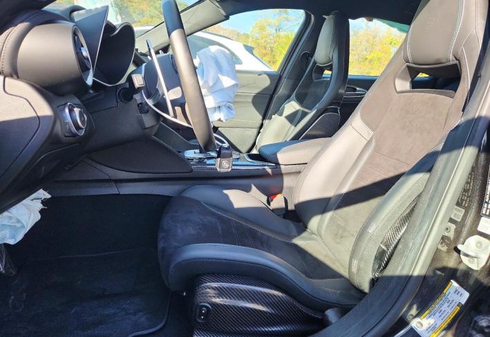 Salvage 2023 Alfa Romeo Giulia Quadrifoglio in Черный