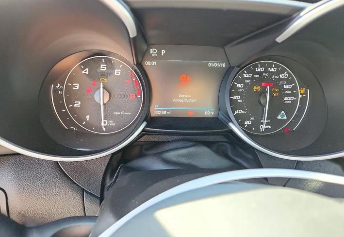 Salvage 2023 Alfa Romeo Giulia Quadrifoglio in Черный