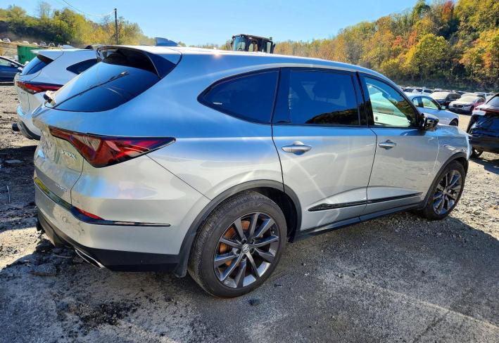 Salvage 2025 Acura Mdx A-spec in Серебристый