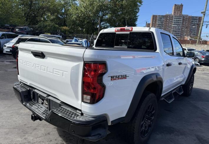 Salvage 2026 Chevrolet Colorado  in White