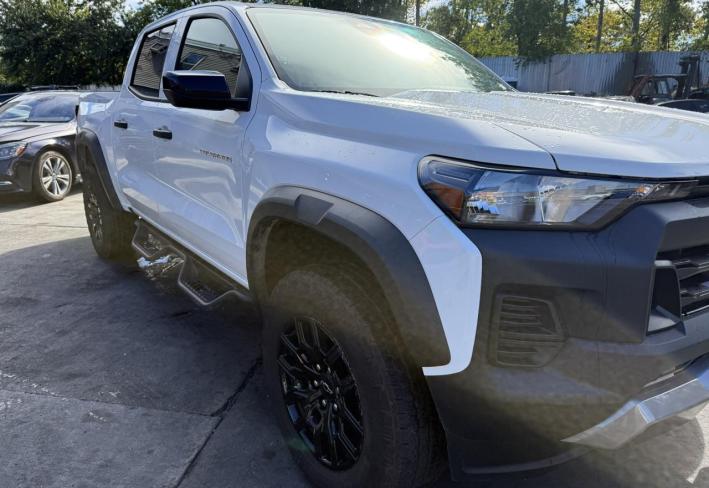 Salvage 2026 Chevrolet Colorado  in White