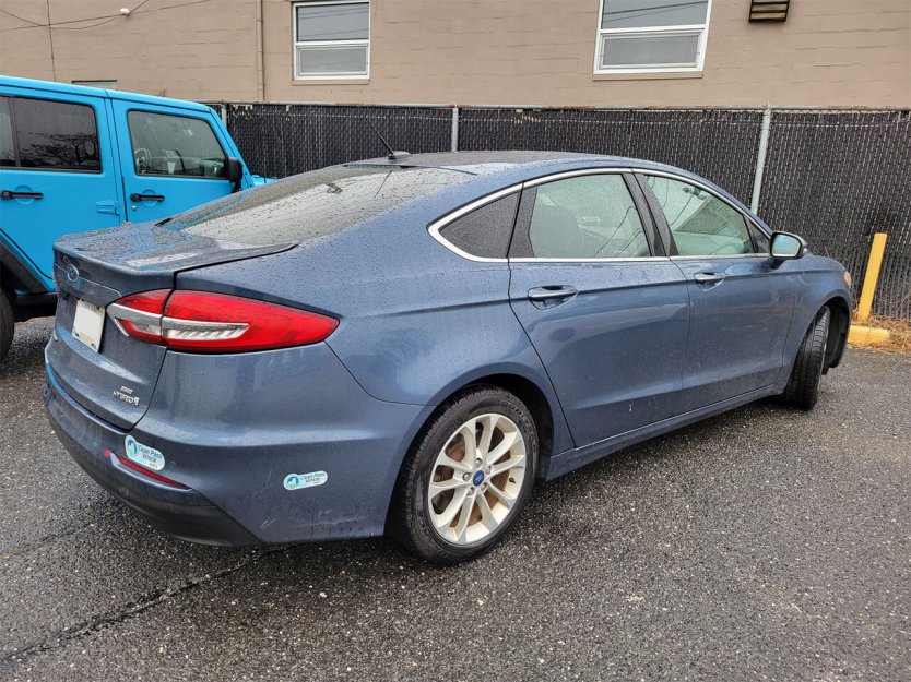 Salvage 2019 Ford Fusion Titanium Hybrid