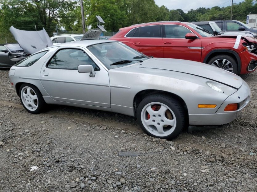 Salvage 1988 Porsche 928 S-4