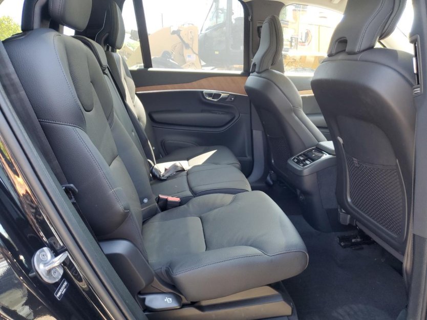 Salvage 2025 Volvo Xc90 Plus