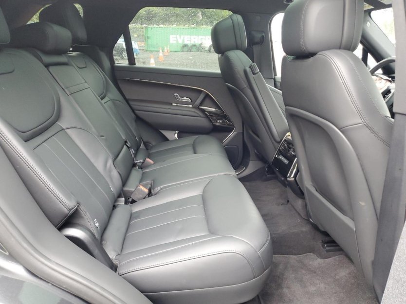 Salvage 2025 Land Rover Range Rover Sport Dynamic Se