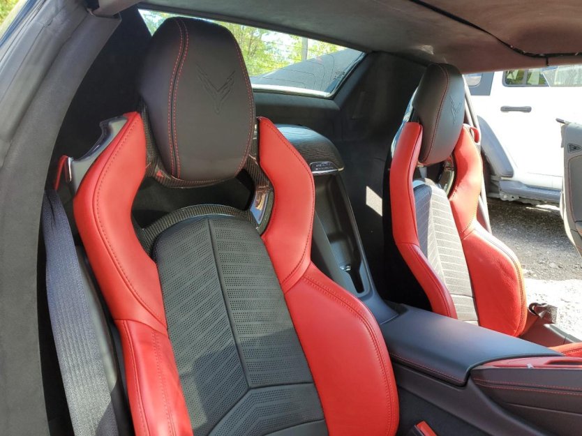 Salvage 2021 Chevrolet Corvette Stingray 3lt