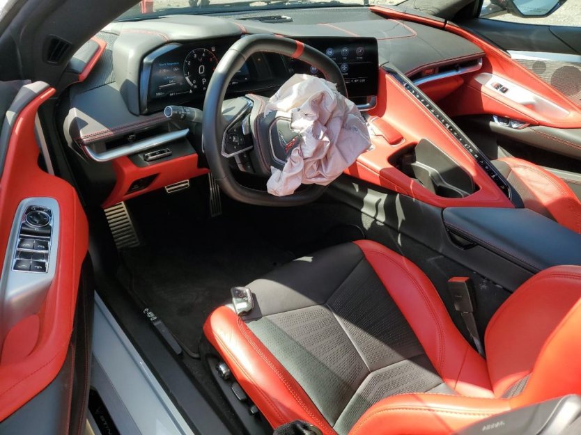 Salvage 2021 Chevrolet Corvette Stingray 3lt