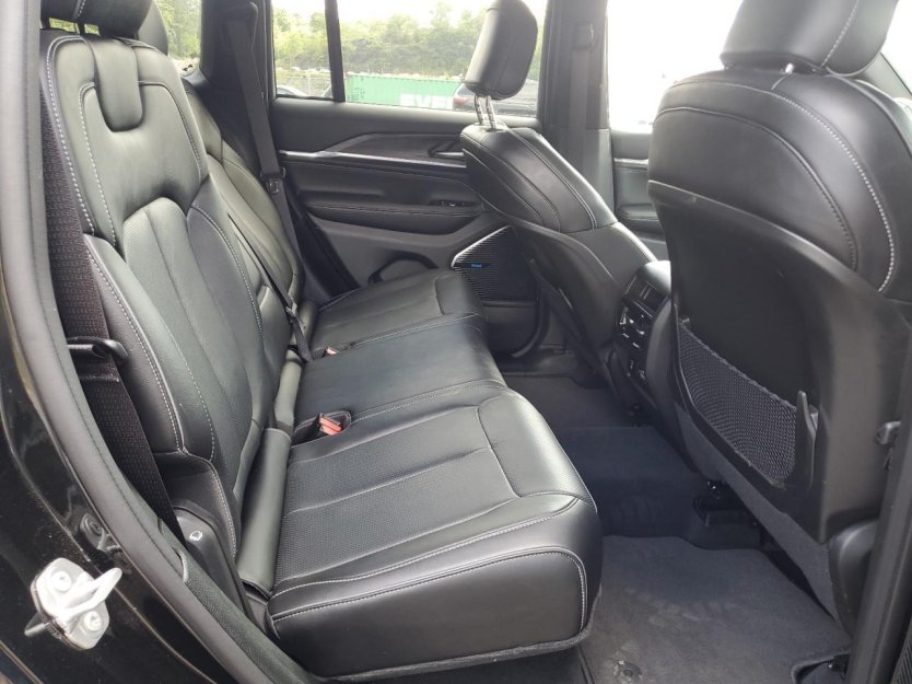 Salvage 2022 Jeep Grand Cherokee Overland