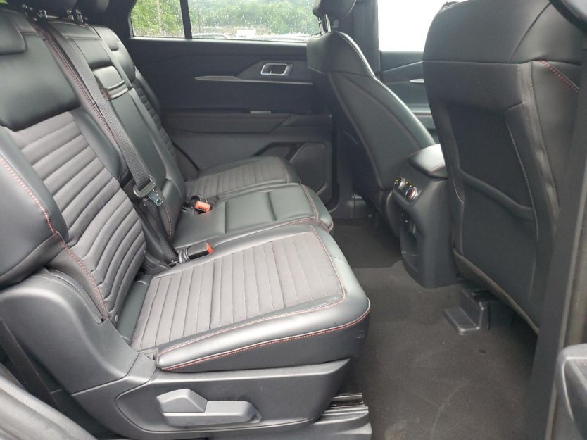 Salvage 2025 Ford Explorer St-line