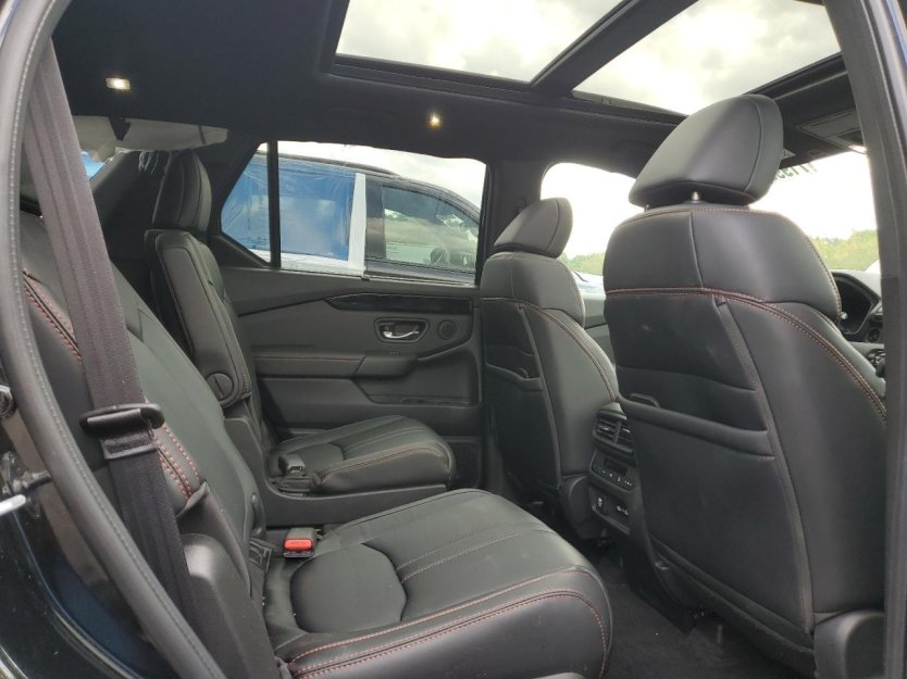Salvage 2023 Honda Pilot Trailsport