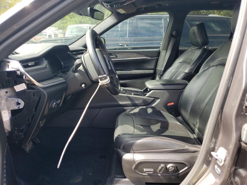 Salvage 2022 Jeep Grand Cherokee Overland