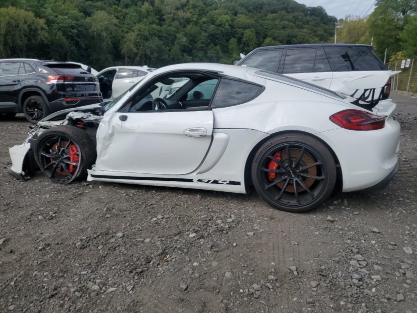 Salvage 2016 Porsche Cayman Gt4