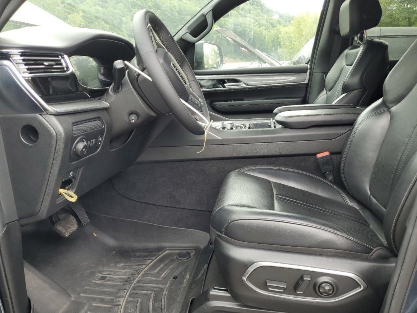 Salvage 2022 Jeep Wagoneer Series I