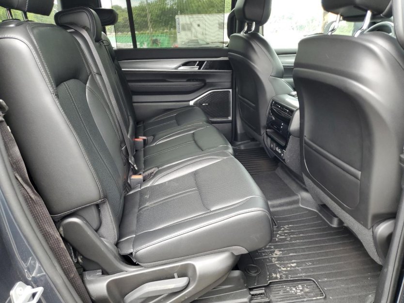 Salvage 2022 Jeep Wagoneer Series I