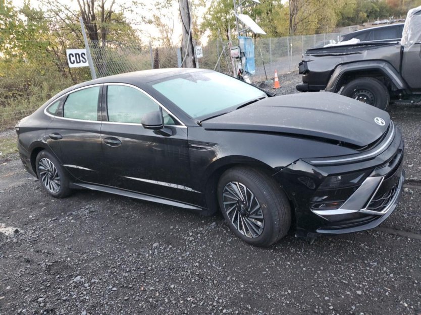 Salvage 2025 Hyundai Sonata Hybrid