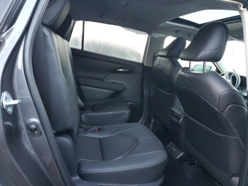 Salvage 2024 Toyota Highlander 
